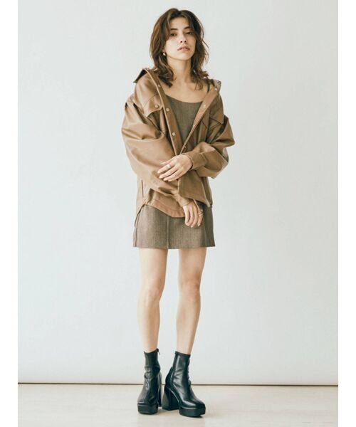 EVRIS(エヴリス)の「フェイクレザーボリュームスリーブジャケット【セットアップ着用可能】(テーラードジャケット・レディース・ブラック/ブラウン/アイボリー・FREE)」の20枚目の写真