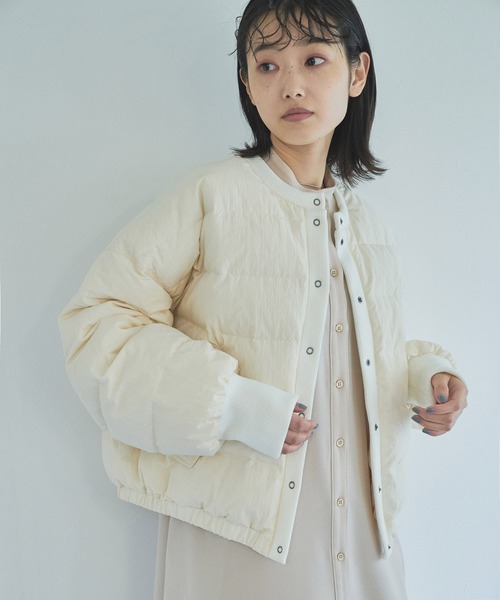 audrey and john wad（オードリーアンドジョンワッド）の「【Audrey and John Wad】ノーカラーショートダウンブルゾン（ダウンジャケット/コート・レディース・ホワイト/ブラック/カーキ/グレイッシュブルー・FREE）」の10枚目の写真