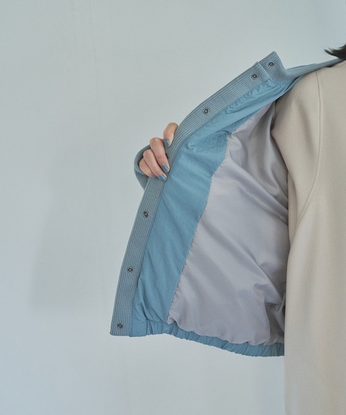 audrey and john wad（オードリーアンドジョンワッド）の「【Audrey and John Wad】ノーカラーショートダウンブルゾン（ダウンジャケット/コート・レディース・ホワイト/ブラック/カーキ/グレイッシュブルー・FREE）」の9枚目の写真