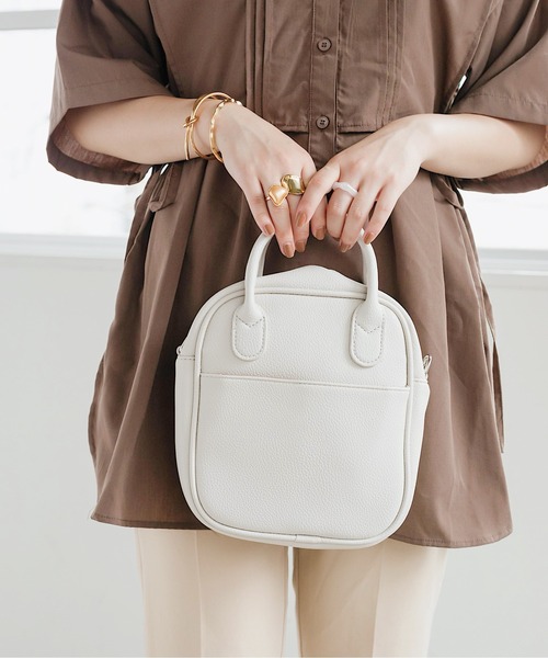 nemne store（ネンネストア）の「星が光るスクエアミニボストンバッグ（ボストンバッグ・レディース・ライトグレー/ブラック/アイボリー・フリー）」の2枚目の写真