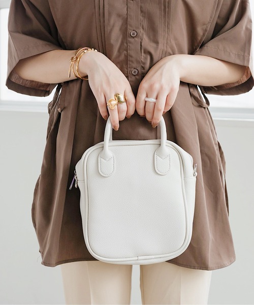 nemne store（ネンネストア）の「星が光るスクエアミニボストンバッグ（ボストンバッグ・レディース・ライトグレー/ブラック/アイボリー・フリー）」の9枚目の写真