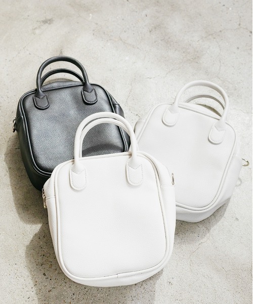 nemne store（ネンネストア）の「星が光るスクエアミニボストンバッグ（ボストンバッグ・レディース・ライトグレー/ブラック/アイボリー・フリー）」の16枚目の写真