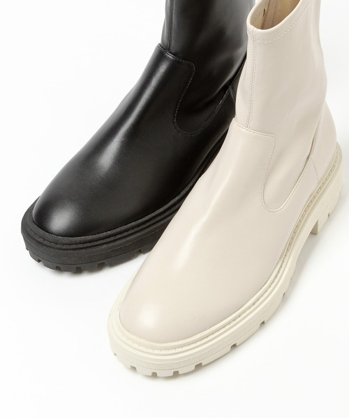 GLOBAL WORK（グローバルワーク）の「らくっション厚底ストレッチ/215700（ブーツ・レディース・アイボリー/ブラック・SMALL/MEDIUM/LARGE）」の15枚目の写真