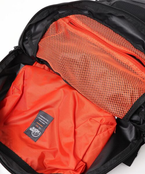 Lowe alpine(ロウアルパイン)の「Airzone active 22(バックパック/リュック・メンズ・グリーン/ブラック/ネイビー・FREE)」の14枚目の写真