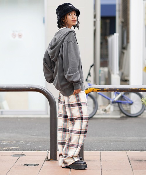 X-girl（エックスガール）の「PIGMENT DYED ZIP UP SWEAT HOODIE