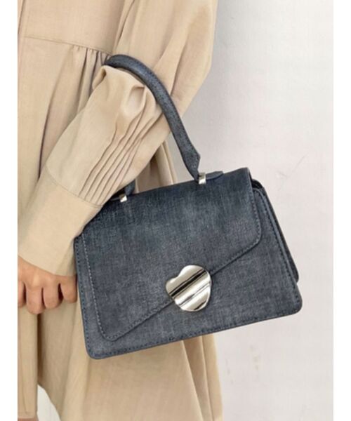 EMODA（エモダ）の「クリップアイコンバッグ（ハンドバッグ・レディース・ブラック/ベージュ/ブルー/キャメル/その他1/その他・FREE）」の2枚目の写真