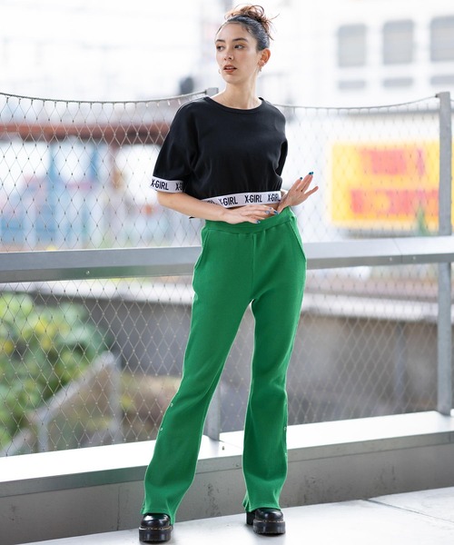 X-girl（エックスガール）の「LOGO CROPPED TOP（Tシャツ/カットソー・レディース・ブラック/イエロー/ホワイト・S/M）」の14枚目の写真