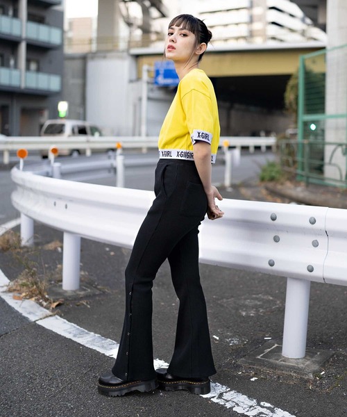 X-girl（エックスガール）の「LOGO CROPPED TOP（Tシャツ/カットソー・レディース・ブラック/イエロー/ホワイト・S/M）」の12枚目の写真