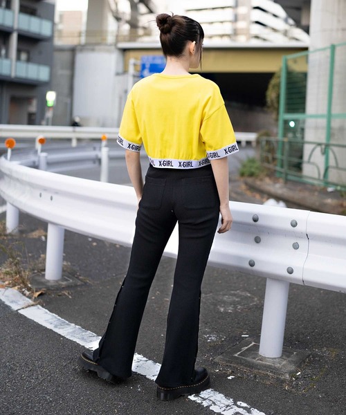 X-girl（エックスガール）の「LOGO CROPPED TOP（Tシャツ/カットソー・レディース・ブラック/イエロー/ホワイト・S/M）」の13枚目の写真