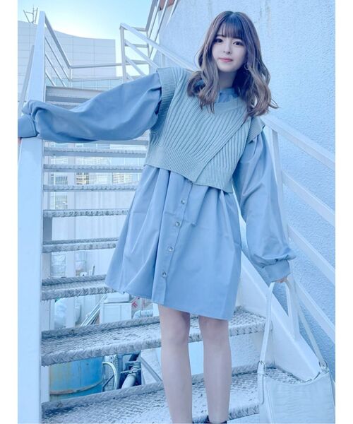 MURUA（ムルーア）の「Ｖネックベストレイヤードミニワンピース【2way セットアイテム】（ワンピース・レディース・ホワイト/ベージュ/ブルー・FREE）」の6枚目の写真