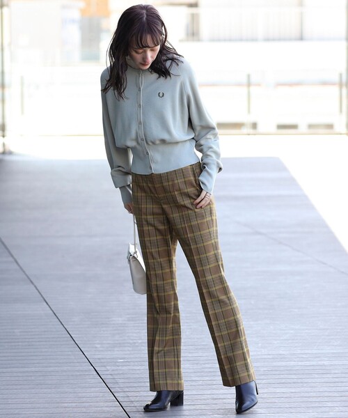 Ray BEAMS（レイビームス）の「FRED PERRY × Ray BEAMS / 別注 クルーネック カーディガン（カーディガン/ボレロ・レディース・ライトグレー/ネイビー/オレンジ系その他・ONE SIZE）」の8枚目の写真