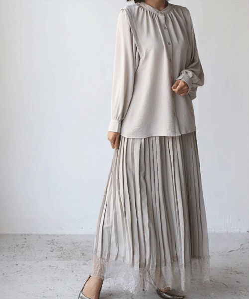 REAL CUBE(リアルキューブ)の「前後2wayショルダータックとろみブラウス(シャツ/ブラウス・レディース・ブラック/グレイッシュベージュ・M/L)」の5枚目の写真