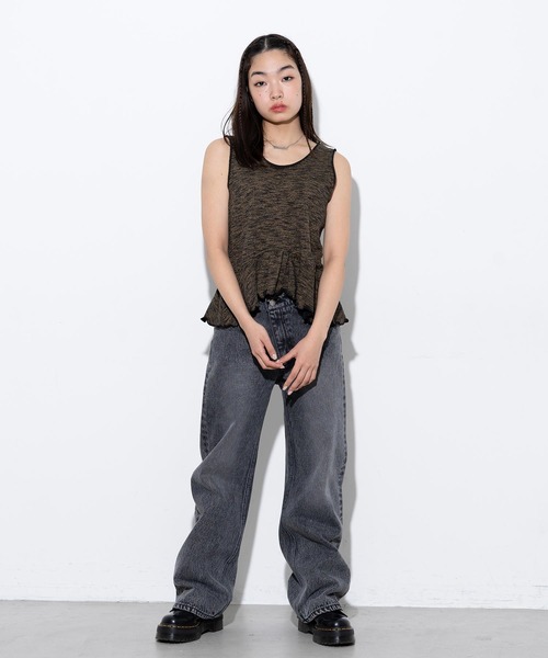 HOMME girls オムガールズ　ブラックタンクトップ Logo Cropped Tank in Black – HOMMEGIRLS