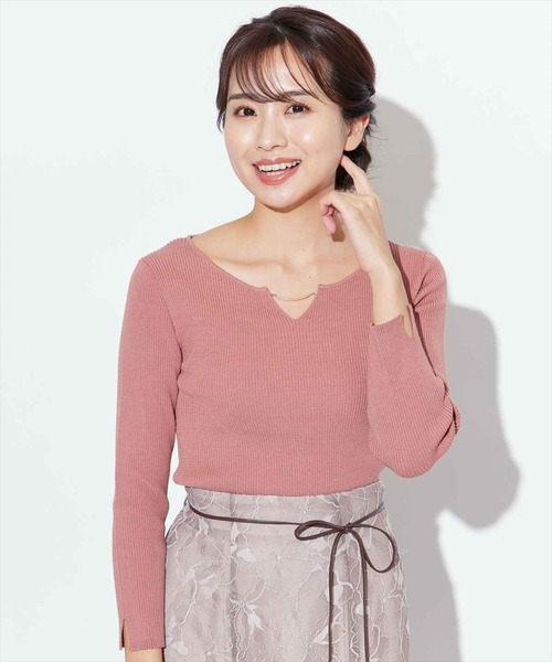 SWINGLE（スウィングル）の「七分袖キーネックニットプルオーバー