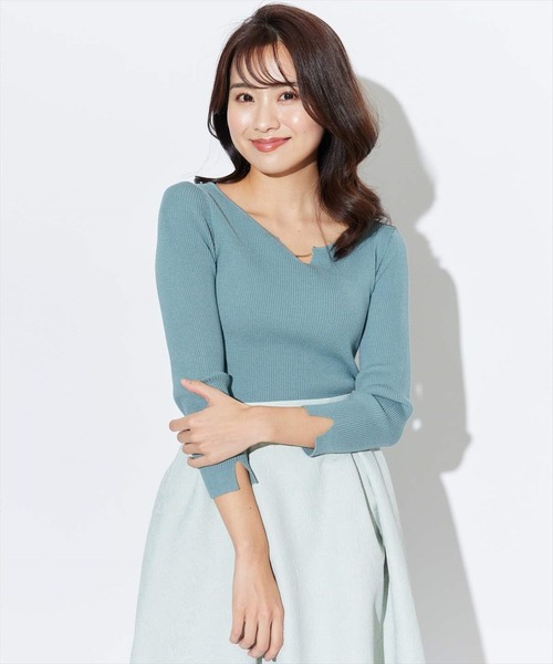 SWINGLE（スウィングル）の「七分袖キーネックニットプルオーバー