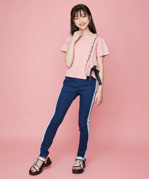 JENNI love(ジェニィラブ)の「テープロゴデニムレギパン(デニムパンツ・キッズ・ブルー/ネイビー・130cm/140cm/150cm/160cm)」の3枚目の写真