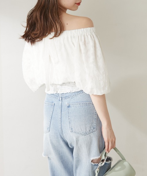 Chico（チコ）の「【新色追加】バックリボンシアーバルーンオフショルブラウス（シャツ/ブラウス・レディース・ブラック系その他2/ホワイト/グリーン系その他5/ブラック/カーキ/ピンク・FREE）」の9枚目の写真