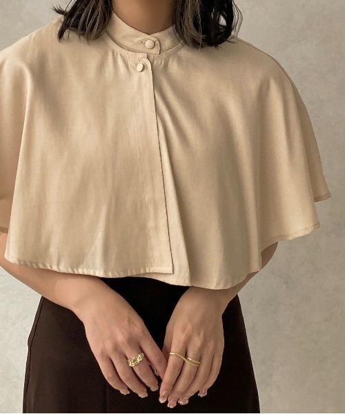 apres jour clair（アプレジュールクレア）の「【apres jour clair】ケープ付フレンチスリーブブラウス【ZOZOTOWN限定アイテム】（シャツ/ブラウス・レディース・ホワイト/ベージュ/アイボリー・フリー/X-LARGE）」の2枚目の写真