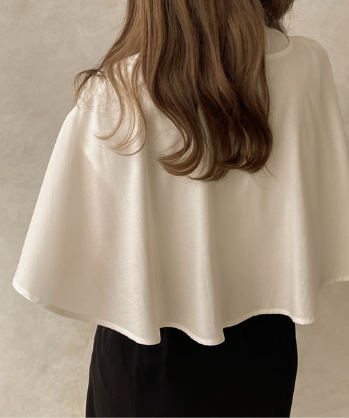 apres jour clair（アプレジュールクレア）の「【apres jour clair】ケープ付フレンチスリーブブラウス【ZOZOTOWN限定アイテム】（シャツ/ブラウス・レディース・ホワイト/ベージュ/アイボリー・フリー/X-LARGE）」の4枚目の写真