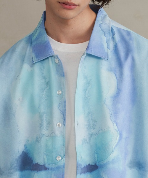 Revo.(レボ)の「Revo. 水彩タッチ アートパターン リラックスフィット 半袖 柄シャツ(シャツ/ブラウス・メンズ・ブルー/パープル/ライム・1/2)」の13枚目の写真