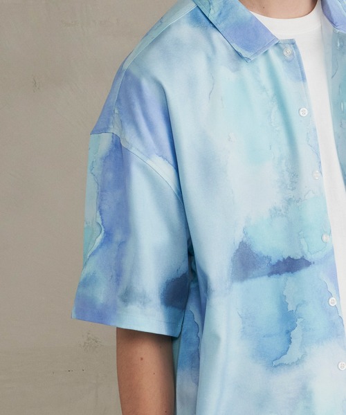 Revo.(レボ)の「Revo. 水彩タッチ アートパターン リラックスフィット 半袖 柄シャツ(シャツ/ブラウス・メンズ・ブルー/パープル/ライム・1/2)」の15枚目の写真