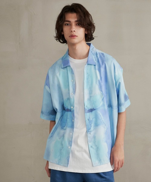 Revo.(レボ)の「Revo. 水彩タッチ アートパターン リラックスフィット 半袖 柄シャツ(シャツ/ブラウス・メンズ・ブルー/パープル/ライム・1/2)」の6枚目の写真