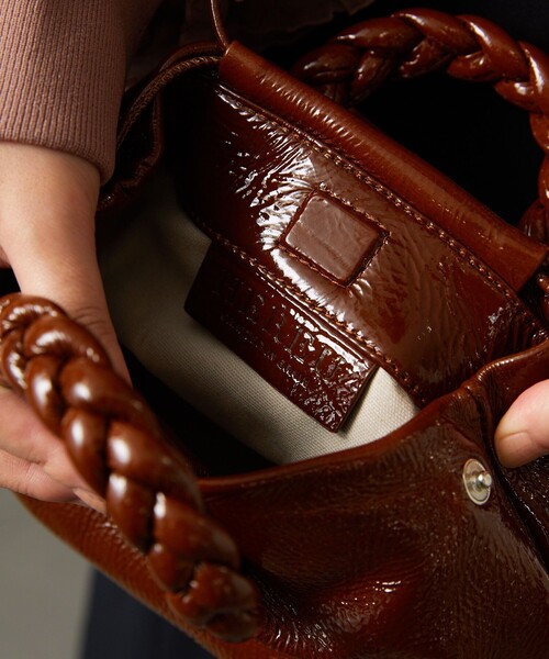 HEREU/ヘリュー BOMBON CRINKLED GLOSSY/ボンボン クリンクルグロッシー レザーショルダーバッグ