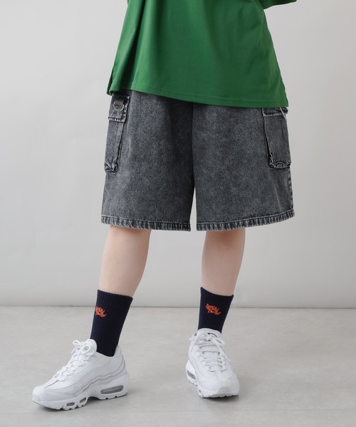 SPINNS(スピンズ)の「ウォレットチェーン付 ツイル ハーフカーゴパンツ(カーゴパンツ・レディース・オフホワイト/カモフラージュ/ブラック/ブルー系その他/グリーン/ブラック系その他/ベージュ・ONESIZE)」の4枚目の写真