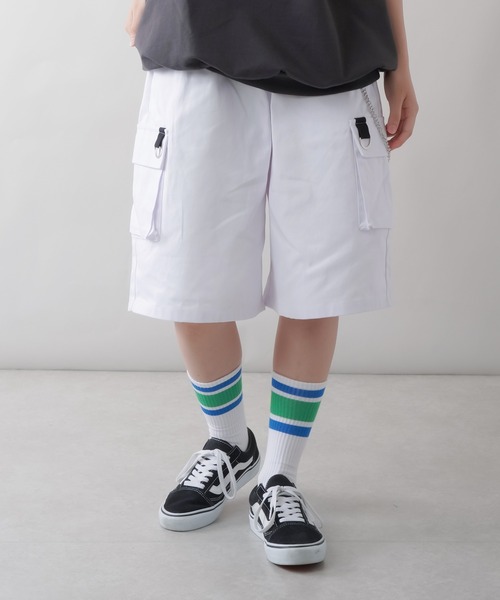 SPINNS(スピンズ)の「ウォレットチェーン付 ツイル ハーフカーゴパンツ(カーゴパンツ・レディース・オフホワイト/カモフラージュ/ブラック/ブルー系その他/グリーン/ブラック系その他/ベージュ・ONESIZE)」の2枚目の写真