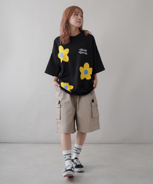SPINNS(スピンズ)の「ウォレットチェーン付 ツイル ハーフカーゴパンツ(カーゴパンツ・レディース・オフホワイト/カモフラージュ/ブラック/ブルー系その他/グリーン/ブラック系その他/ベージュ・ONESIZE)」の13枚目の写真