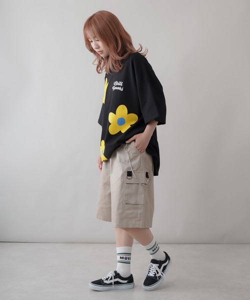 SPINNS(スピンズ)の「ウォレットチェーン付 ツイル ハーフカーゴパンツ(カーゴパンツ・レディース・オフホワイト/カモフラージュ/ブラック/ブルー系その他/グリーン/ブラック系その他/ベージュ・ONESIZE)」の17枚目の写真