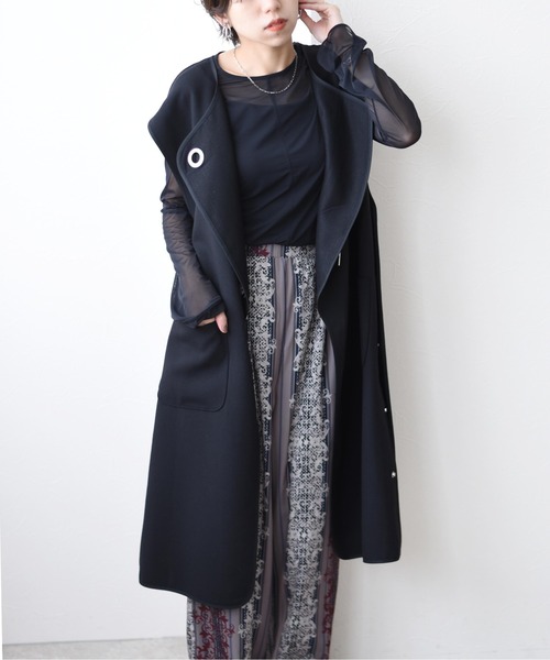 Eimee Law(エイミーロウ)の「Wフェイスバー釦アイレットジレ(ベスト・レディース・ブラック/ベージュ/アイボリー・38)」の2枚目の写真