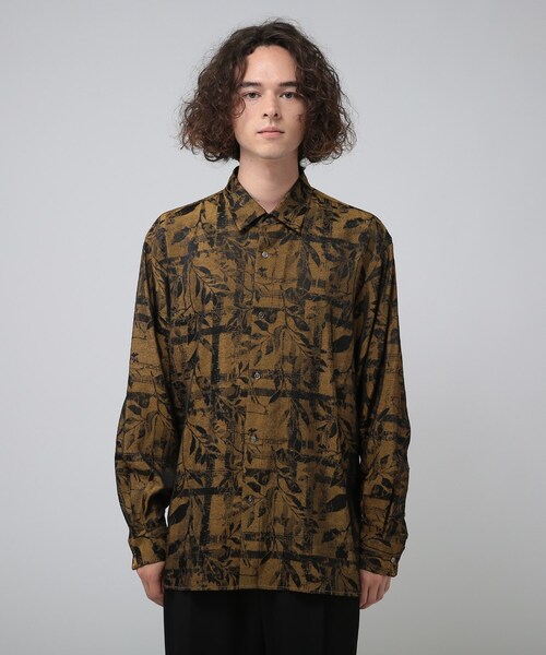 tk.TAKEO KIKUCHI（ティーケータケオキクチ）の「◆ブライトリーフジャカードシャツ（ユニセックスアイテム）（シャツ/ブラウス・メンズ・キャメル/ブラック系3/ダークグリーン系3・02/03/66）」の5枚目の写真