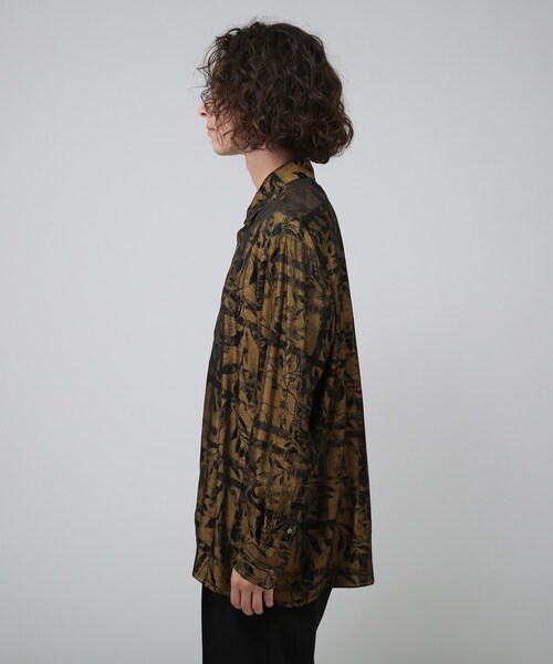 tk.TAKEO KIKUCHI（ティーケータケオキクチ）の「◆ブライトリーフジャカードシャツ（ユニセックスアイテム）（シャツ/ブラウス・メンズ・キャメル/ブラック系3/ダークグリーン系3・02/03/66）」の6枚目の写真