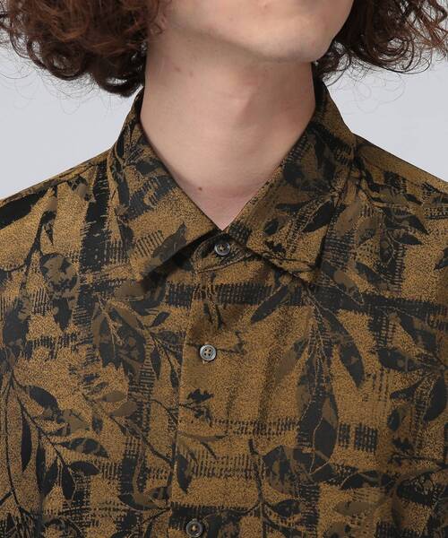 tk.TAKEO KIKUCHI（ティーケータケオキクチ）の「◆ブライトリーフジャカードシャツ（ユニセックスアイテム）（シャツ/ブラウス・メンズ・キャメル/ブラック系3/ダークグリーン系3・02/03/66）」の8枚目の写真