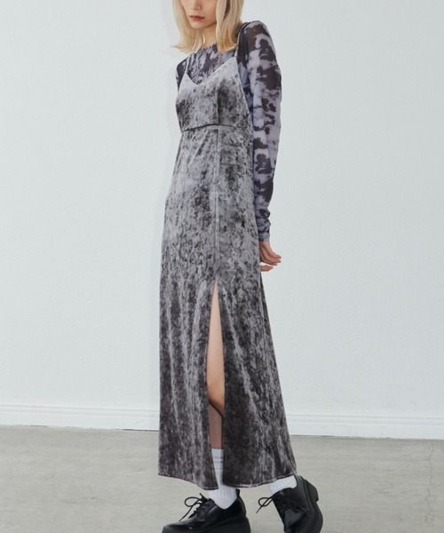 FIG&VIPER（フィグアンドバイパー）の「ベロアスリットキャミワンピース（ワンピース・レディース・ブラック/グレー/ピンク・FREE）」の18枚目の写真