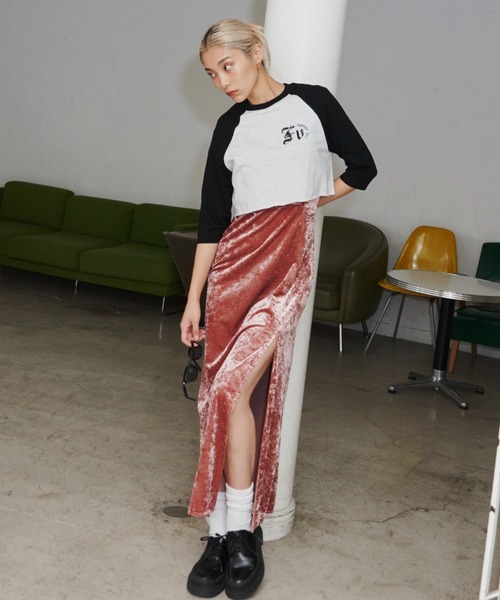 FIG&VIPER（フィグアンドバイパー）の「ベロアスリットキャミワンピース（ワンピース・レディース・ブラック/グレー/ピンク・FREE）」の9枚目の写真