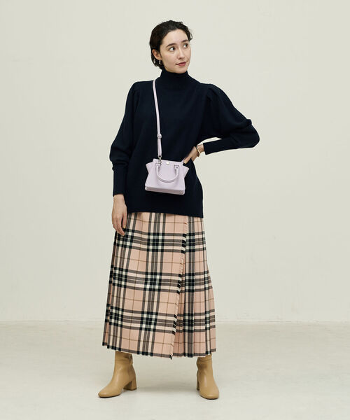 NOLLEY’S(ノーリーズ)の「◇【WEB限定】7Gカシミヤブレンドハイネックパフスリーブプルオーバーニット(ニット/セーター・レディース・ベージュ/ネイビー/グレー/オフホワイト・38)」の6枚目の写真