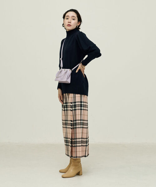 NOLLEY’S(ノーリーズ)の「◇【WEB限定】7Gカシミヤブレンドハイネックパフスリーブプルオーバーニット(ニット/セーター・レディース・ベージュ/ネイビー/グレー/オフホワイト・38)」の8枚目の写真