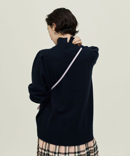 NOLLEY’S(ノーリーズ)の「◇【WEB限定】7Gカシミヤブレンドハイネックパフスリーブプルオーバーニット(ニット/セーター・レディース・ベージュ/ネイビー/グレー/オフホワイト・38)」の17枚目の写真