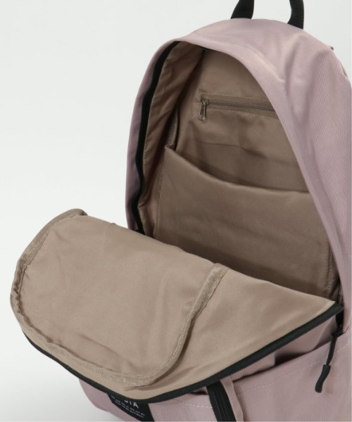 LBC（エルビーシー）の「撥水ナイロンリュック（バックパック/リュック・レディース・チャコールグレー/ブラック/プラム/オリーブ/ベージュ/ブルー・FREE）」の21枚目の写真