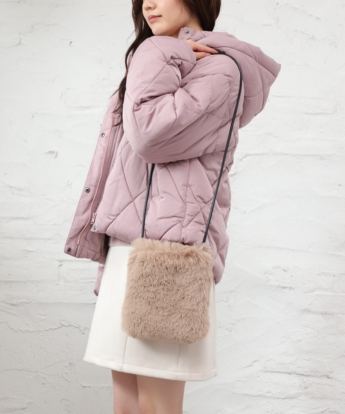 Honeys（ハニーズ）の「エコファーショルダーＢａｇ（ショルダーバッグ・レディース・ベージュ/グレー/アイボリー/モカ・FREE）」の17枚目の写真