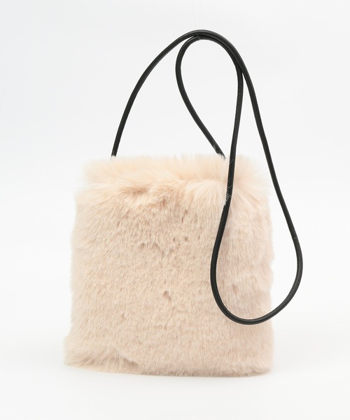 Honeys（ハニーズ）の「エコファーショルダーＢａｇ（ショルダーバッグ・レディース・ベージュ/グレー/アイボリー/モカ・FREE）」の8枚目の写真