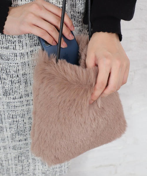 Honeys（ハニーズ）の「エコファーショルダーＢａｇ（ショルダーバッグ・レディース・ベージュ/グレー/アイボリー/モカ・FREE）」の10枚目の写真