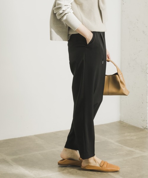 URBAN RESEARCH(アーバンリサーチ)の「ツイルドロストテーパードパンツ(その他パンツ・レディース・ブラック/ベージュ/カーキ・38/36/34)」の6枚目の写真