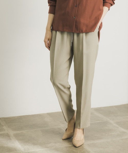 URBAN RESEARCH(アーバンリサーチ)の「ツイルドロストテーパードパンツ(その他パンツ・レディース・ブラック/ベージュ/カーキ・38/36/34)」の15枚目の写真