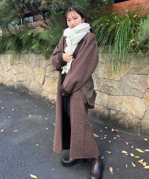 Kastane(カスタネ)の「【新色追加】太フリンジストール/マフラー(マフラー・レディース・モカ/ピンク/アイボリー/パープル/サックスブルー・FREE)」の16枚目の写真