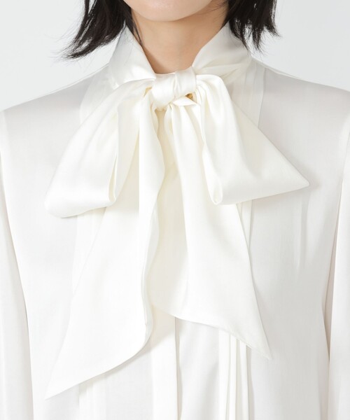 LOVELESS（ラブレス）の「ワイドボウ タックブラウス（シャツ/ブラウス・レディース・ネイビー/オフホワイト/ライトベージュ/グリーン系その他3・36/34）」の13枚目の写真