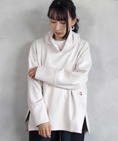 BITTOKO（ビットコ）の「H/Nサイド釦プルオーバー（Tシャツ/カットソー・レディース・ブラック/オフホワイト/ブルー・FREE）」の2枚目の写真