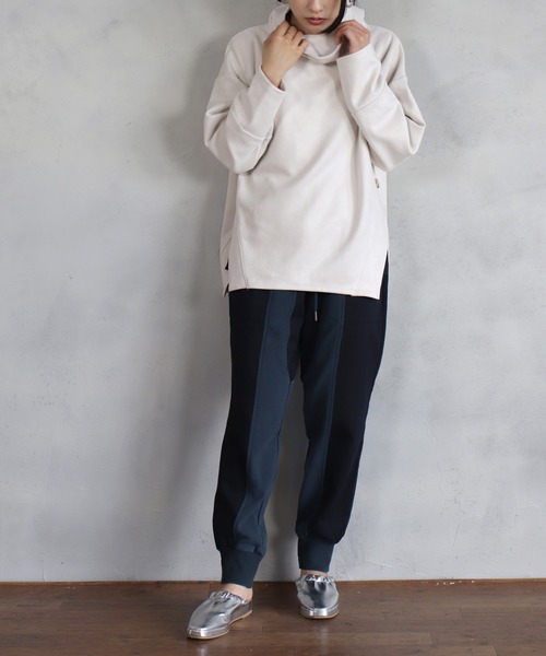 BITTOKO（ビットコ）の「H/Nサイド釦プルオーバー（Tシャツ/カットソー・レディース・ブラック/オフホワイト/ブルー・FREE）」の5枚目の写真